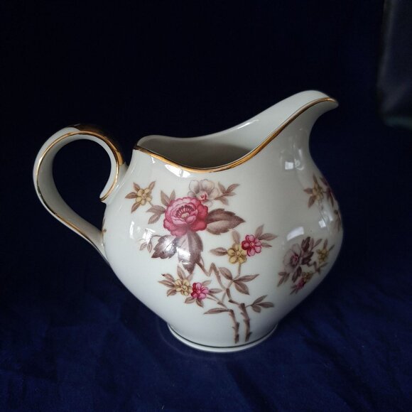 Vintage Norleans China Creamer Floral Pattern With Gold Trim - Picture 13 of 14